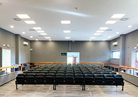 chaises et bancs a poutre pour les salles de cours, de conferences et de seminaires programme ONE