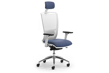 Chaise de bureau blanche au design moderne Cometa W