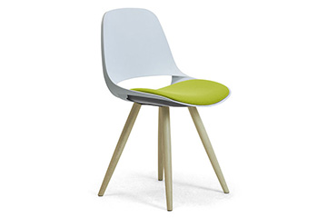 Moderne chaises monocoque de reunion avec design elegant Cosmo Bois