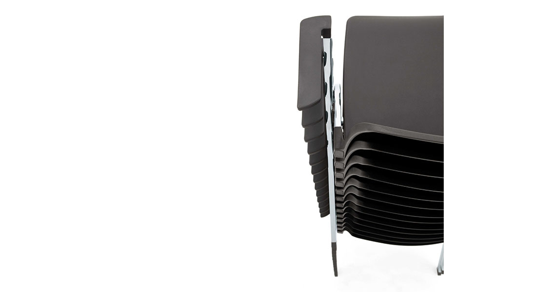 chaise-empilables-avec-siege-rabattable-et-tablette-key-ok-img-22