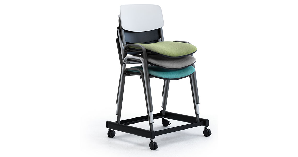 chaise-iso-coloree-a-tablette-p-conferences-formations-sally-img-10